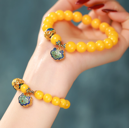 Earth Fortune Pouch – Golden Beeswax Amber Bracelet