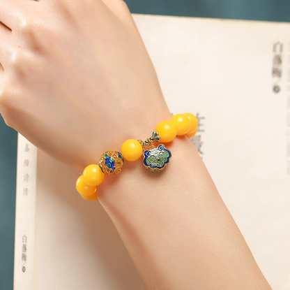 Earth Fortune Pouch – Golden Beeswax Amber Bracelet