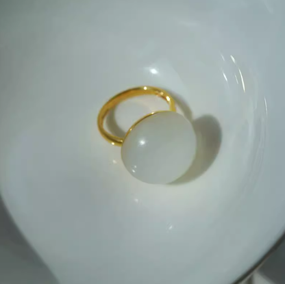 Hetian White Jade Ring · Pure Radiance of the Metal Element