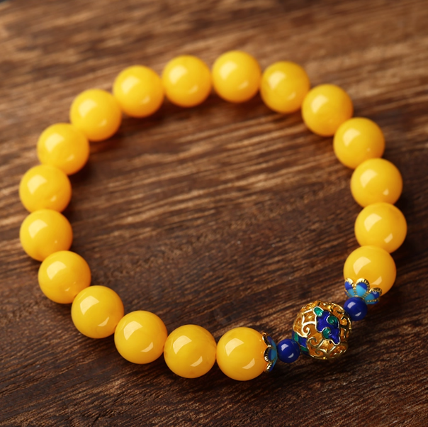 Earth Fortune Pouch – Golden Beeswax Amber Bracelet
