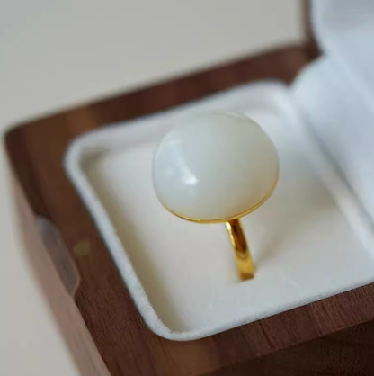 Hetian White Jade Ring · Pure Radiance of the Metal Element