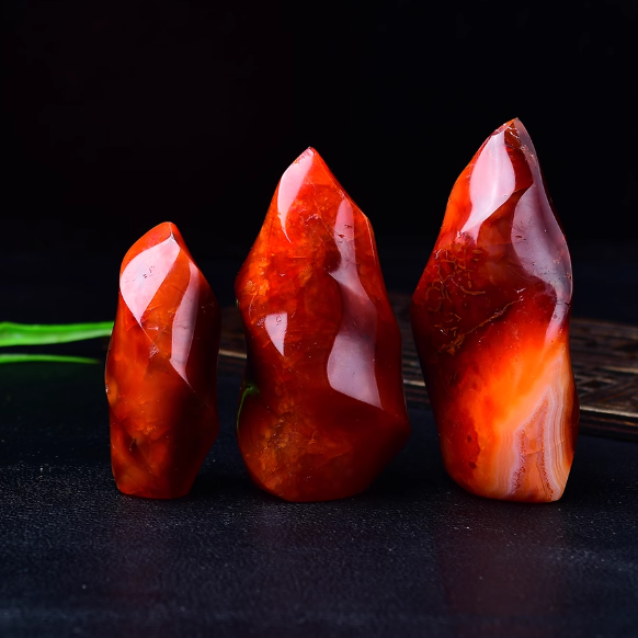 Red Agate "Torch of Triumph" Ornament: The Unyielding Fire of Success