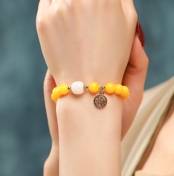Earth Fortune Pouch – Golden Beeswax Amber Bracelet